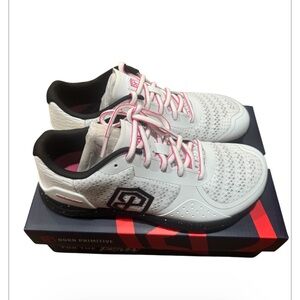 BORN PRIMITIVE Woman's Savage 1 white/bubble gum training shoe size 8